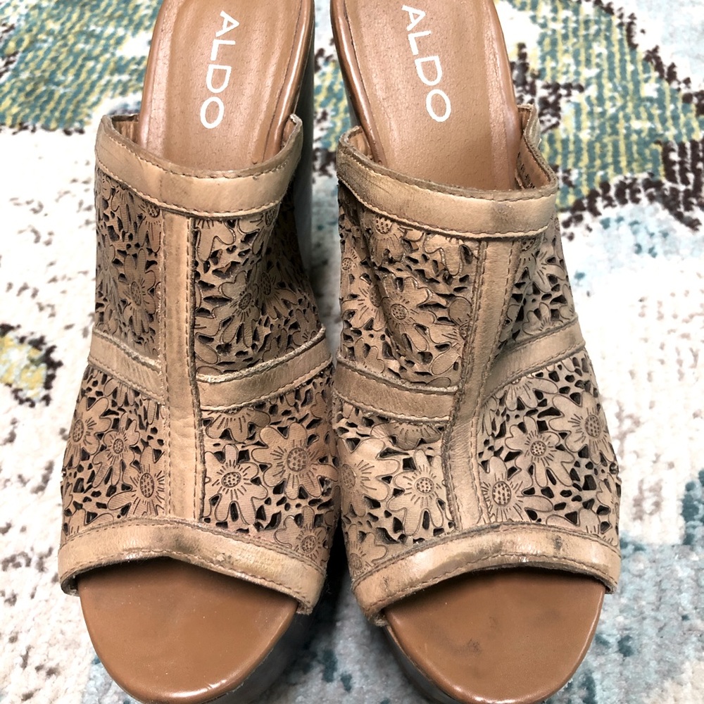 Leather wedges